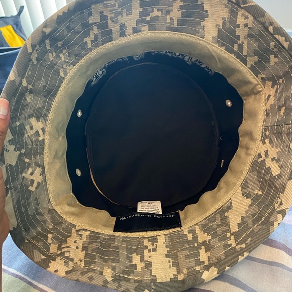 Los Ángeles Bucket Hat - Picture 6 of 8